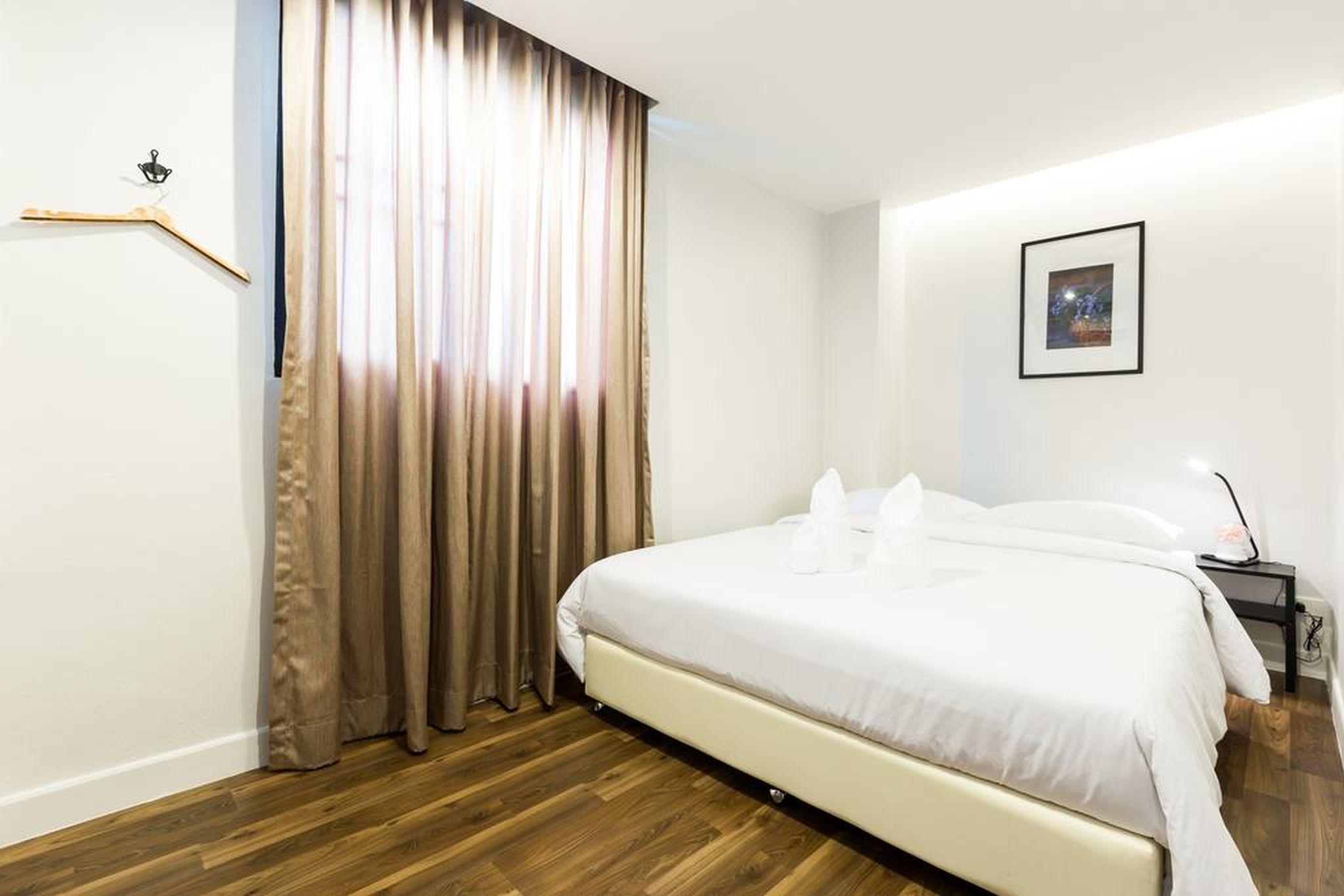 Metro Hotel Банкок Екстериор снимка