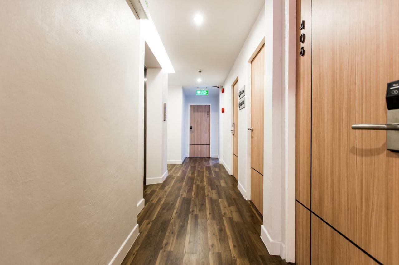 Metro Hotel Банкок Екстериор снимка