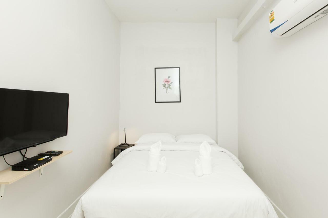 Metro Hotel Банкок Екстериор снимка